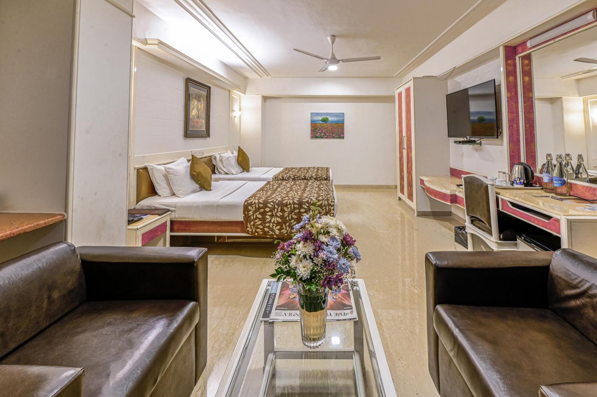Regal Enclave Hotel Bombaim Exterior foto