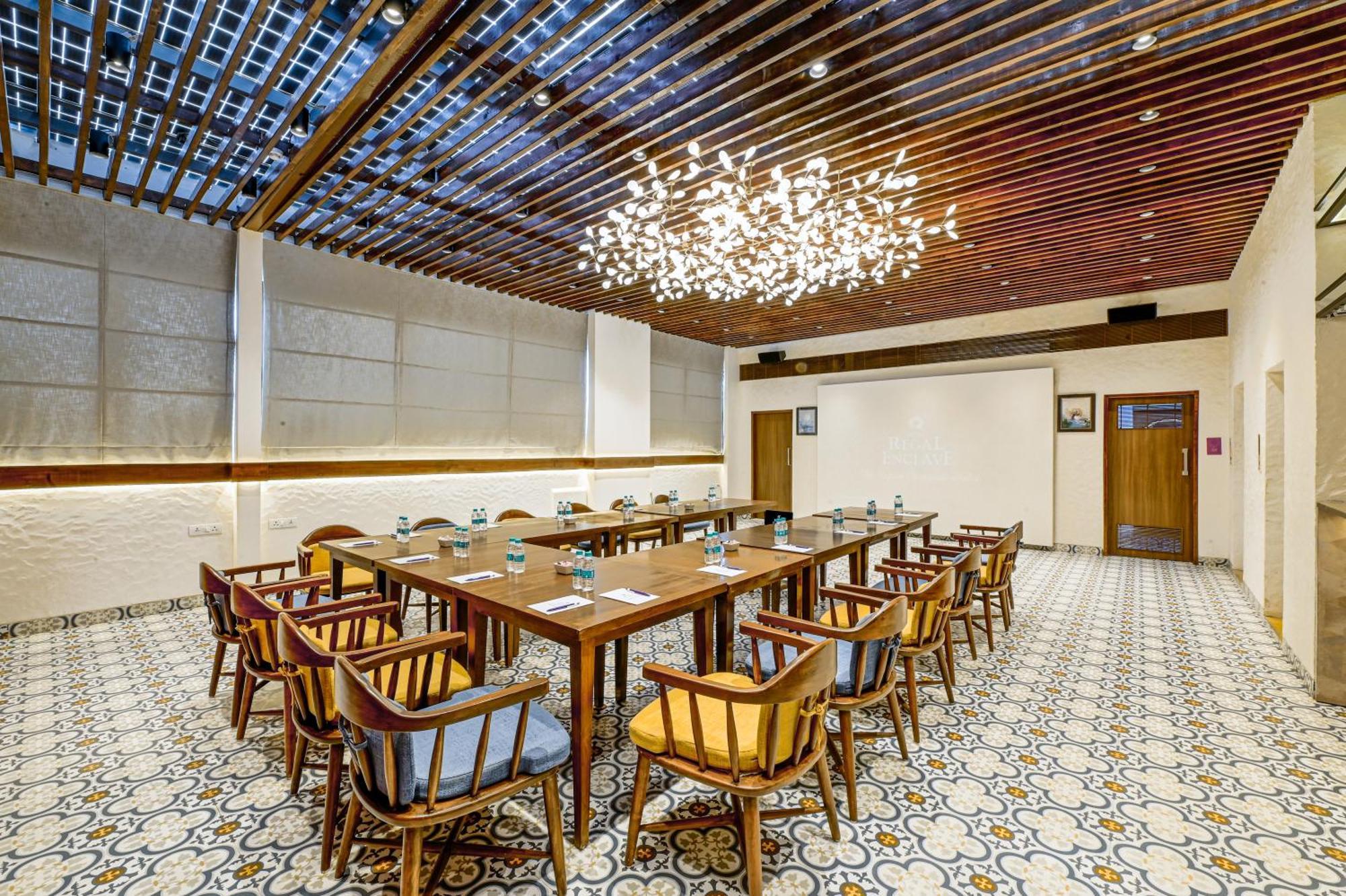 Regal Enclave Hotel Bombaim Exterior foto