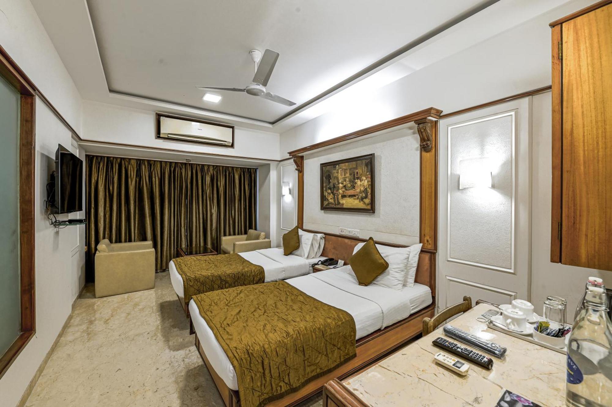 Regal Enclave Hotel Bombaim Exterior foto