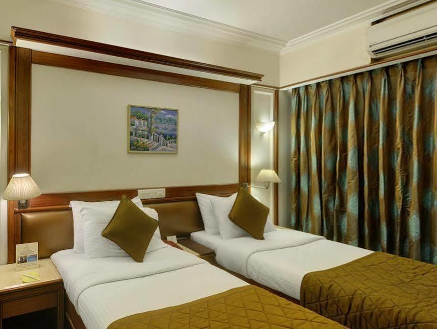Regal Enclave Hotel Bombaim Exterior foto